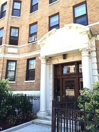 60 Queensberry St #15 — Photo 8