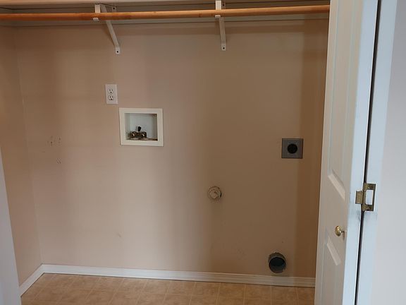 4th image of 701 N Lyle Ave