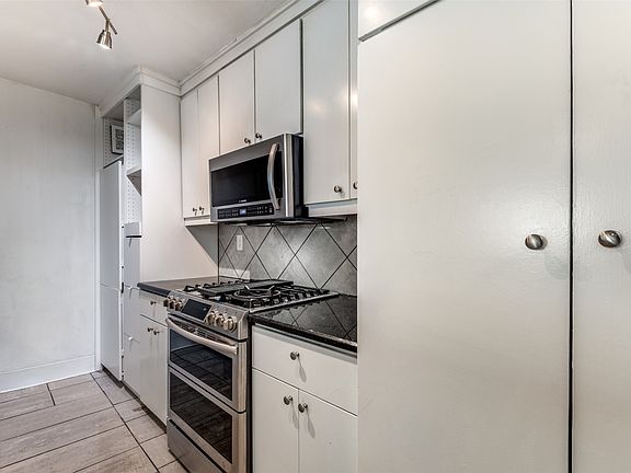 5th image of 3883 Turtle Creek Blvd APT 2010