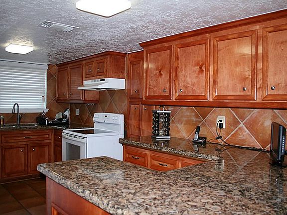 4th image of 2714 Quiet Meadows Dr