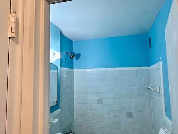 4th image of 80 Knolls Cres APT 9F