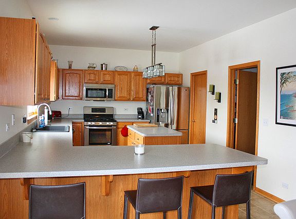 4th image of 10415 Longfield Dr