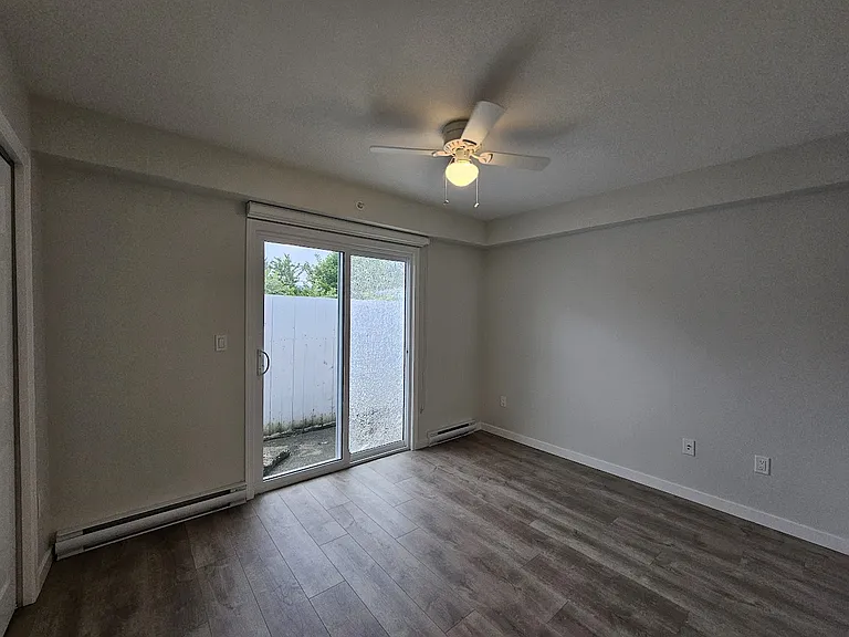 45790 Lewis Ave #4 — Photo 9