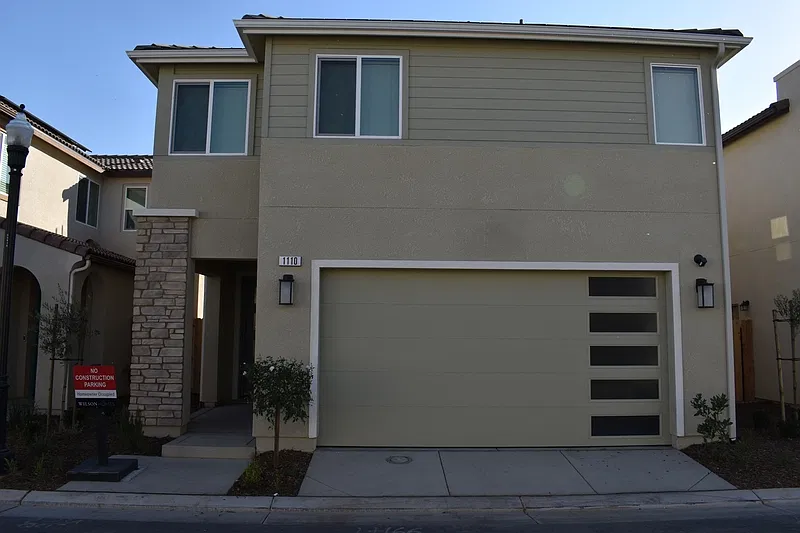1110 Encore Way W