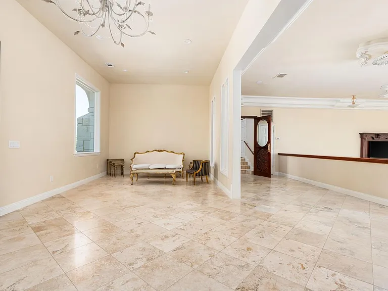 14215 Killarney Dr — Photo 12