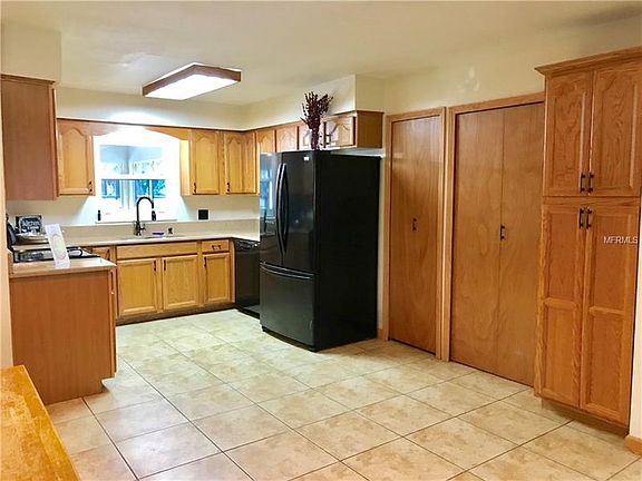 4th image of 1884 Lake Hill Cir
