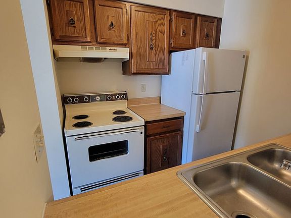 3rd image of 5001 Lakeside Ct #4966