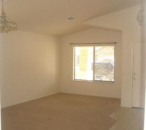 3rd image of 82 W CASTLE ROCK Drive