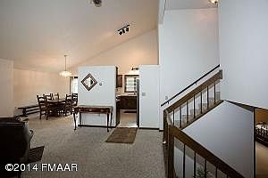 4th image of 461 12th Ave E