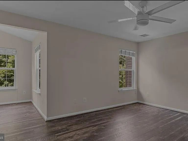 18763 Trident Sq — Photo 29