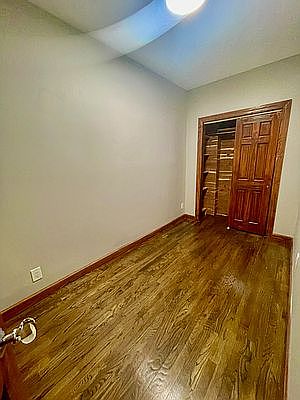 5th image of 526 Graham Ave #1