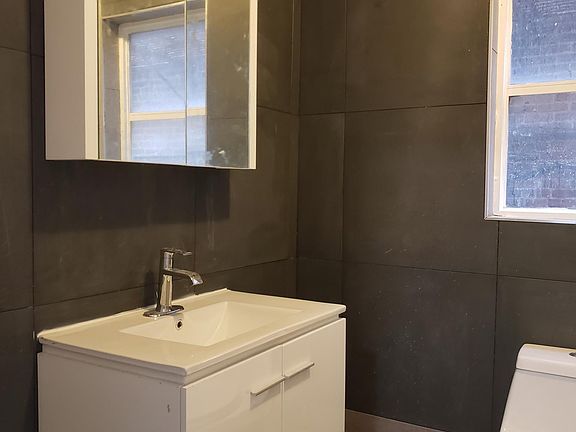 5th image of 233 Liberty Ave APT 1F