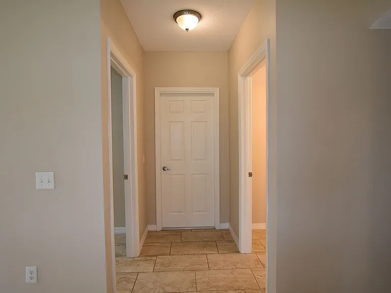 527 Bristol Cir — Photo 11