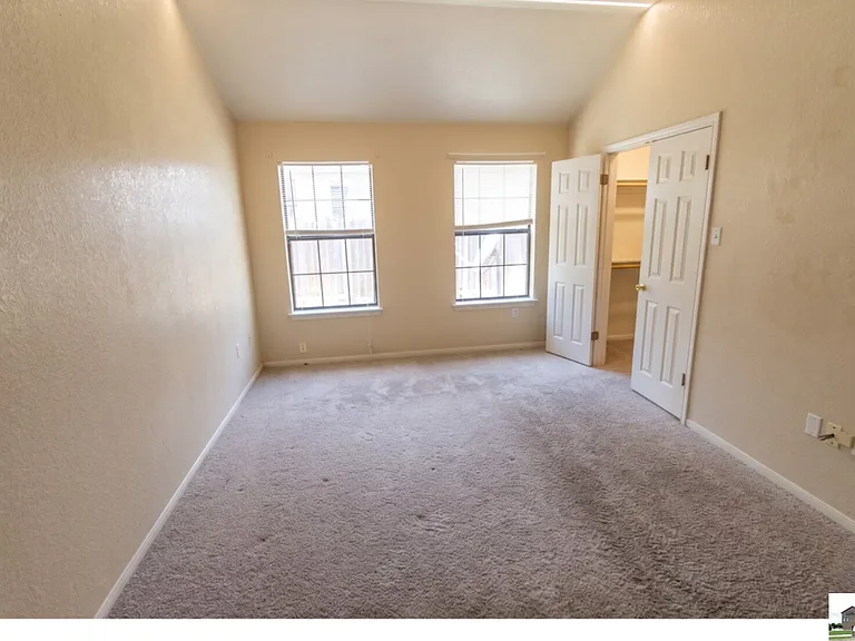 1506 Creek St — Photo 117