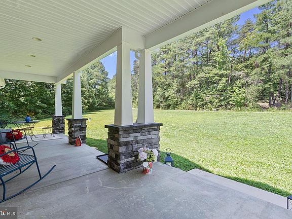 3rd image of 40305 B Somerville Ln