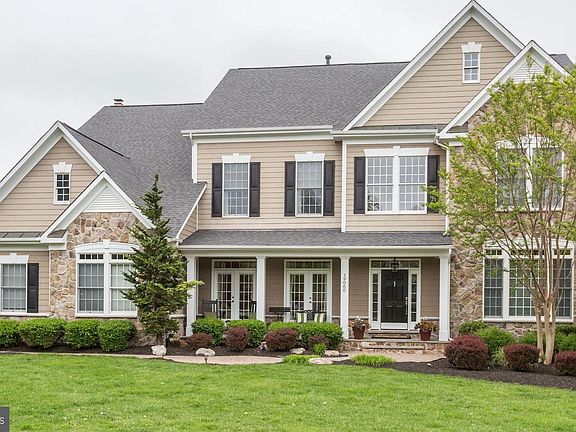 3rd image of 19060 Amur Ct