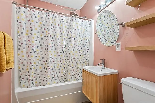 2220 Lloyds Ave — Photo 13