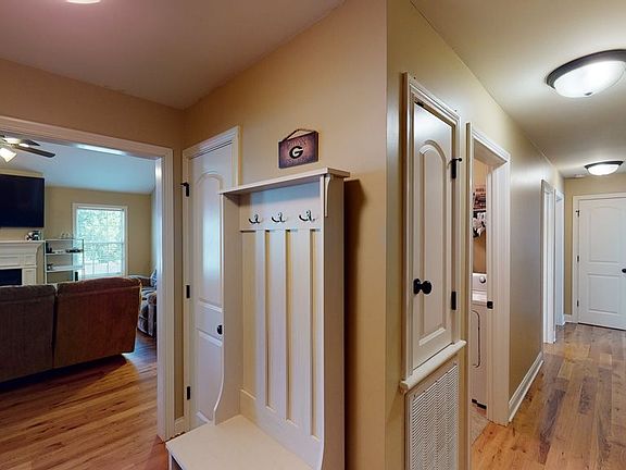 3rd image of 237 Atlanta Way