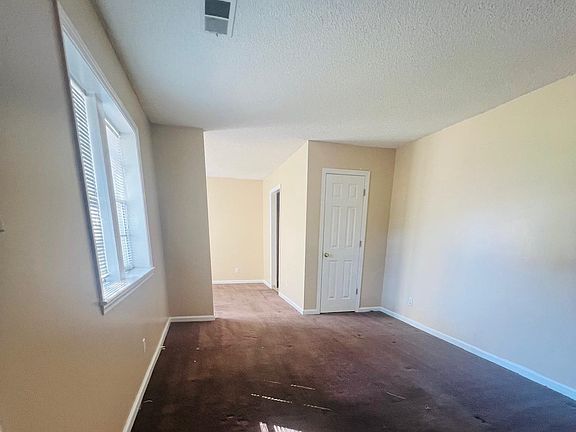 4th image of 4065 Cecil Dr