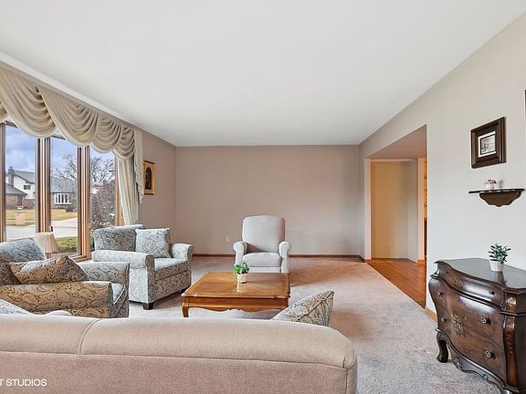 3rd image of 8846 Abbey Ln