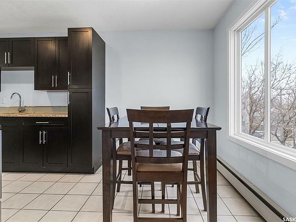 4th image of 905 4th Ave N #8