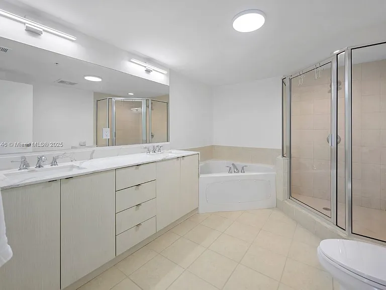 16699 Collins Ave #3306 — Photo 13