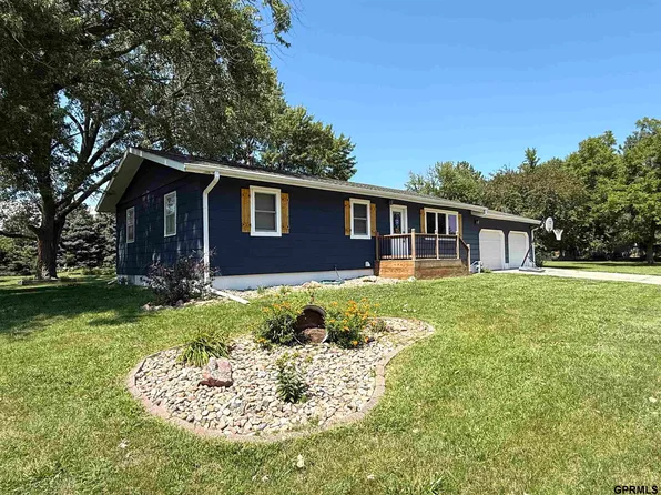 120 Northridge Dr, Clay Center, NE 68933