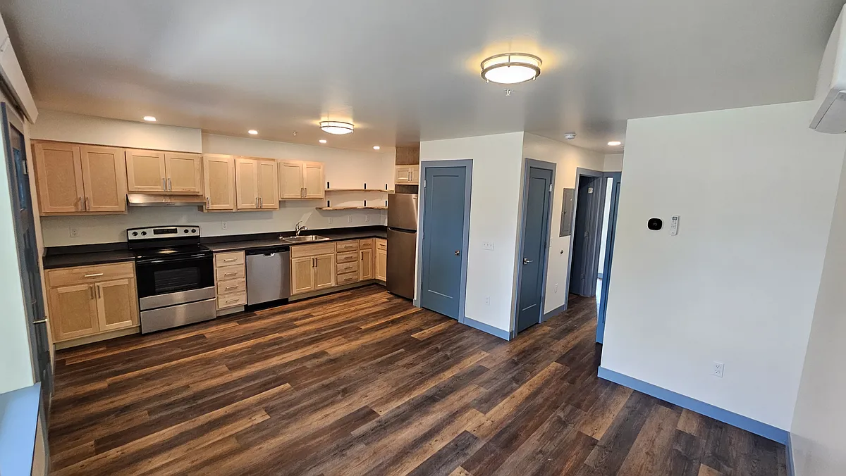 Brand new Stainless Steel appliances - 1329 Defoe St #104