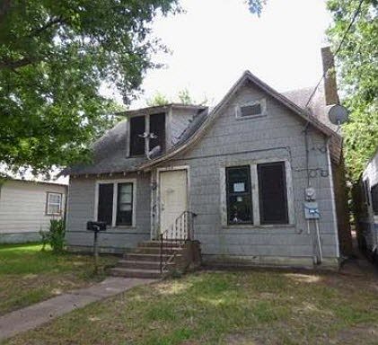 2nd image of 704 Pine St