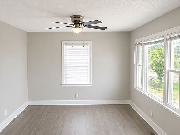3rd image of 406 E 17th St