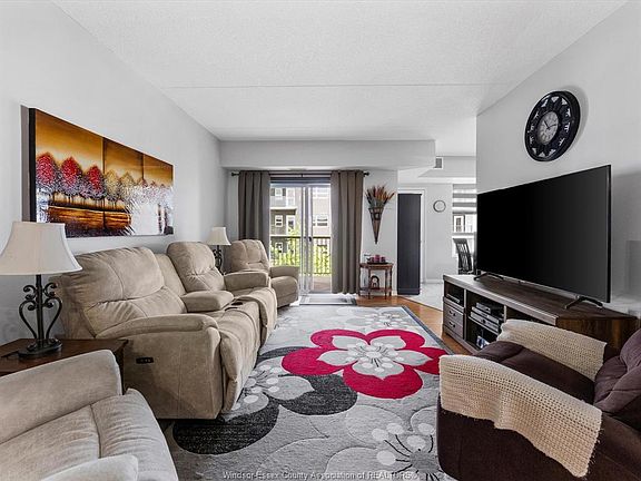 4th image of 8335 Wyandotte St E #507