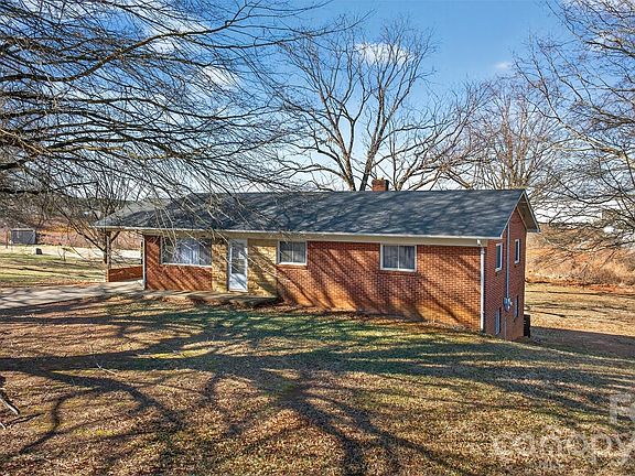 3rd image of 1708 Emmanuel Church Rd