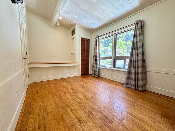 3rd image of 789 Patrick Ct