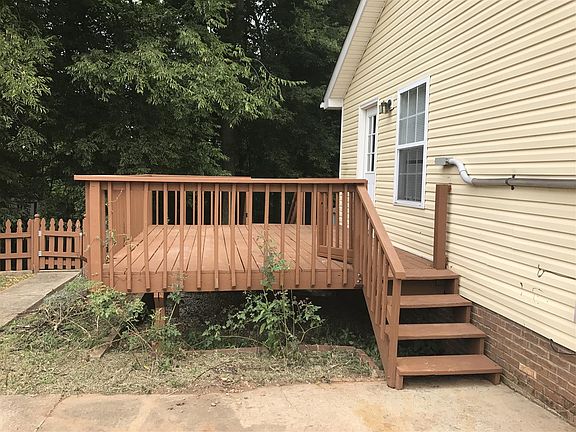 2nd image of 428 Sideline Dr