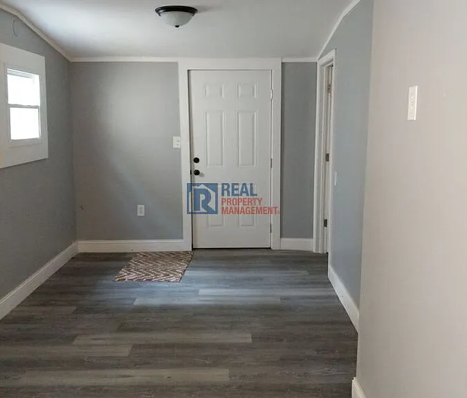 2214 Wilson Ave — Photo 6