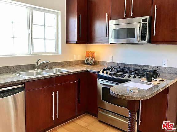 5th image of 10652 Bloomfield St APT 4