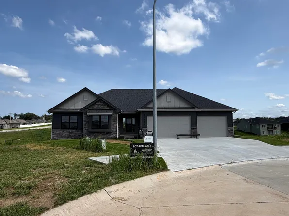 21854 Amber Cir, Gretna, NE 68028