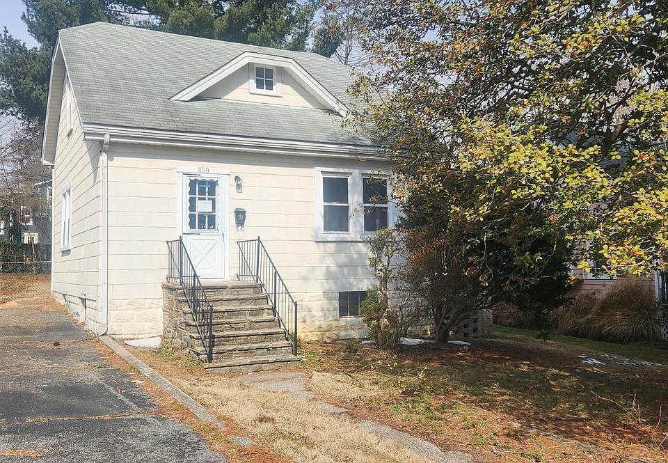 1st image of 820 Cedarcroft Rd