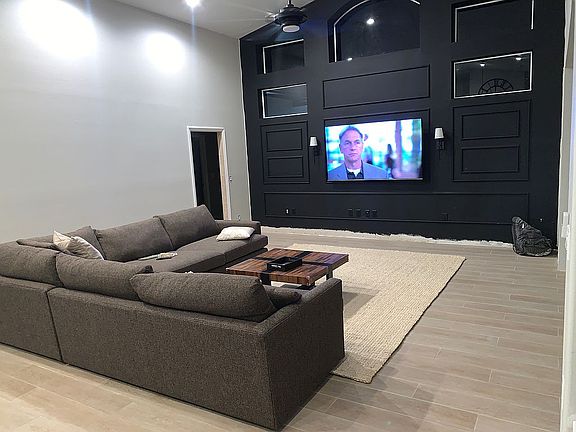 2nd image of 3043 Dominion Ct