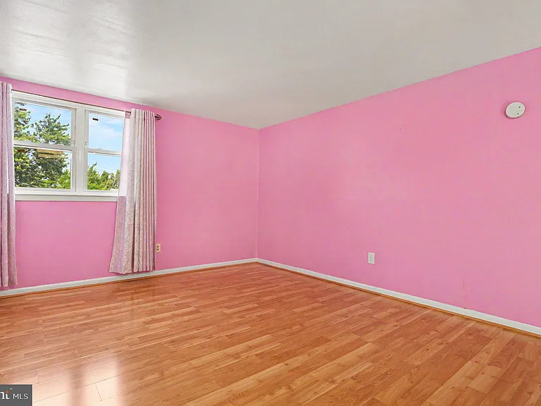653 Franklin St — Photo 29