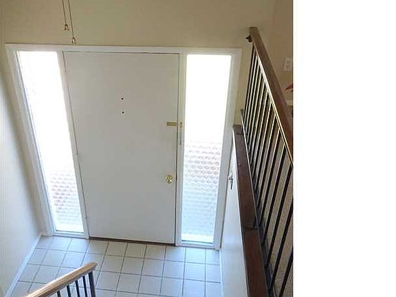 3rd image of 141 Paul Dr