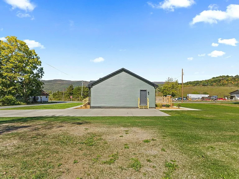 105 Bishop Hollow Rd — Photo 6