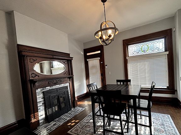 4th image of 256 W Hubbard Ave