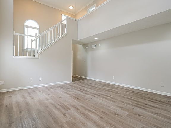 4th image of 1314 Watercrest Cir