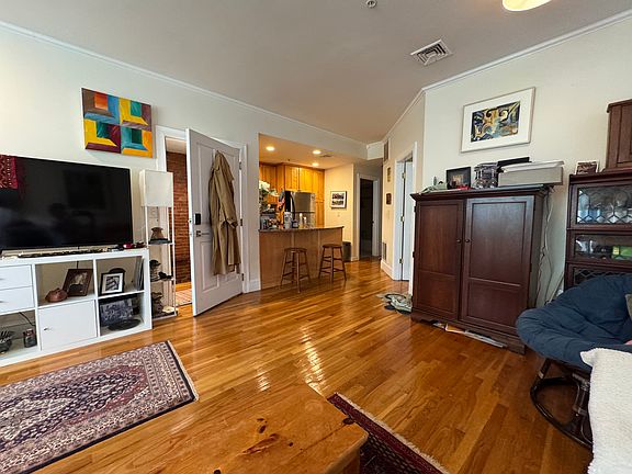 5th image of 23 Lake St #2