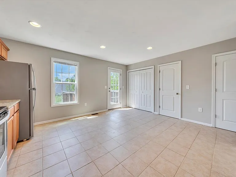 6837 Village Green Dr — Photo 8