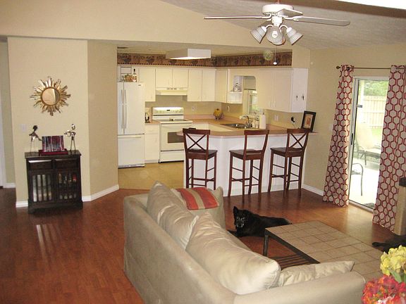 4th image of 10743 SE 44th Ter