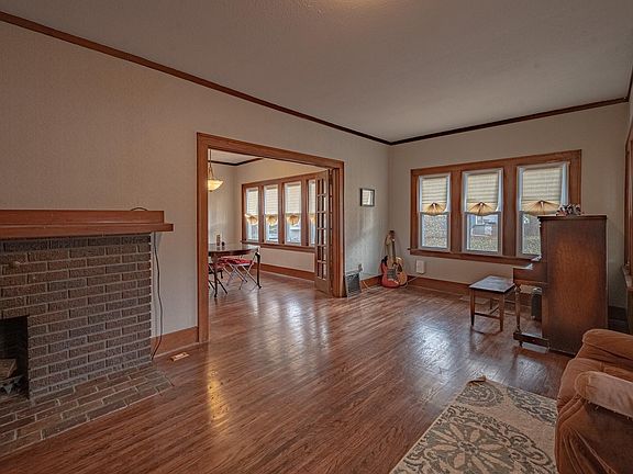 4th image of 1922 Heights Ave