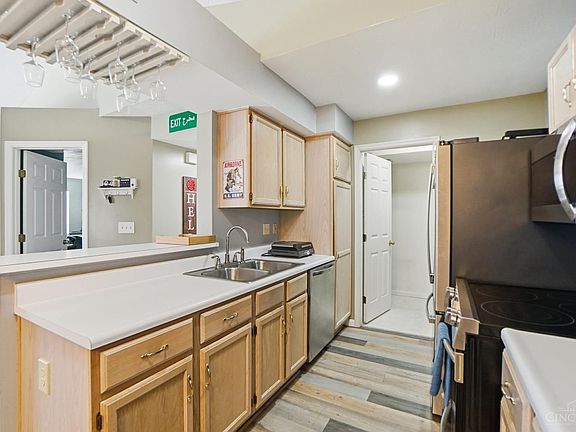 5th image of 9800 Regatta Drive