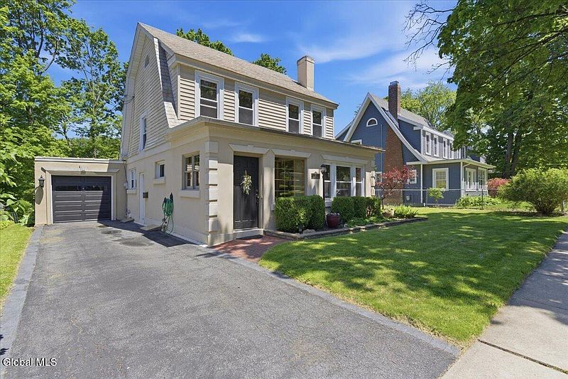 2nd image of 11 Freeman Road